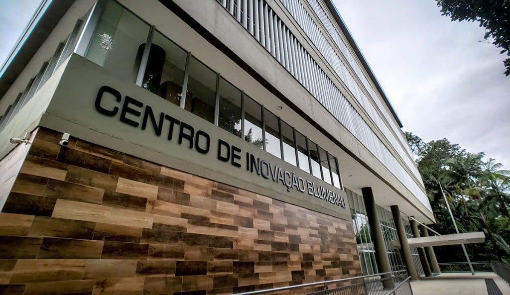 Summit Vale Europeu reúne especialistas para falar de IA, inovação e liderança