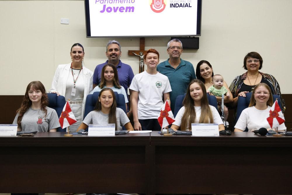 Parlamento Jovem de Indaial inicia 2026 com nova Mesa Diretora e posse de vereadores