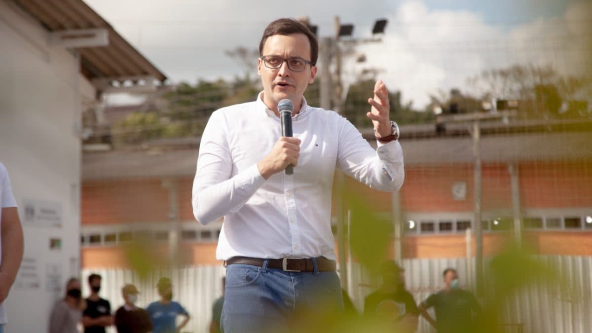 ‘Desprezível e cachaceiro’: ex-prefeito é condenado após atacar morador nas redes sociais em SC