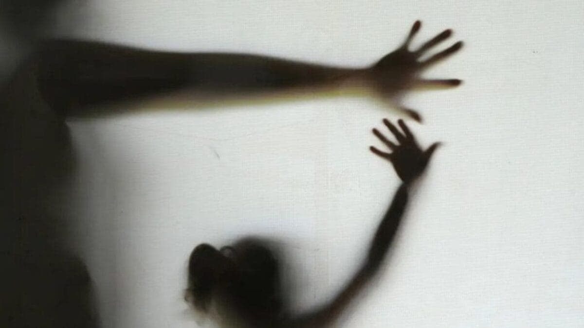 Padrasto é preso em flagrante em Indaial após estudante denunciar abuso sexual à escola