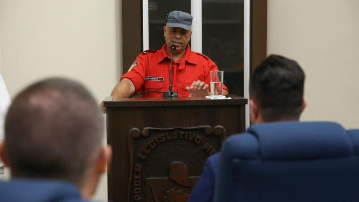 Cidade de SC premiada pela melhor educação do Brasil cria Diretoria de Segurança Escolar e anuncia ex-comandante dos bombeiros para liderança